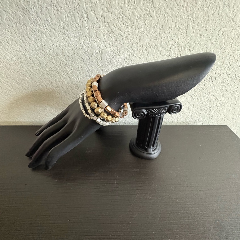 Universal Thread set of 4 beaded stretch bracelets. New.